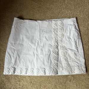 Crown & Ivy white skort 22w